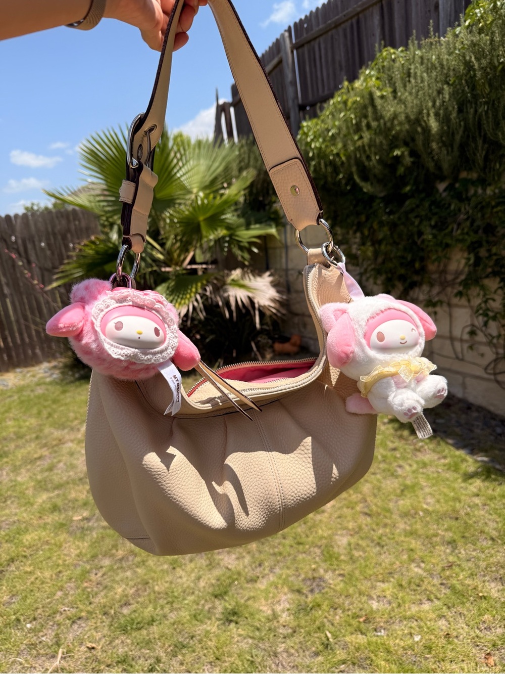 Coach Kristin Pebbled Leather Hobo Bag Cream/Ivory Pink Interior OPEN TO OFFERS